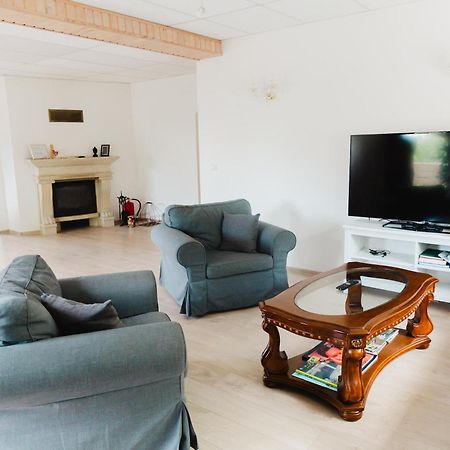 Konrad Family Guesthouse Κουρεσάαρε Εξωτερικό φωτογραφία