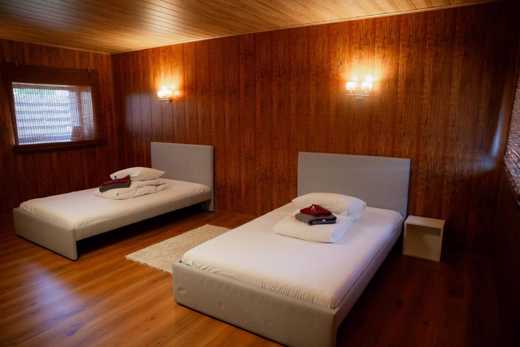 Konrad Family Guesthouse Κουρεσάαρε Δωμάτιο φωτογραφία