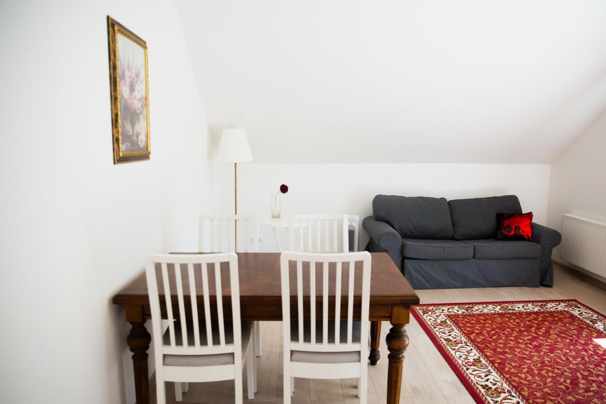 Konrad Family Guesthouse Κουρεσάαρε Δωμάτιο φωτογραφία